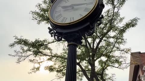 🤯🕰️ You Won't Believe How This 115 Year Old Clock Still Works! | FeedMyCuriosity