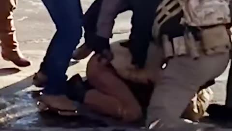 AMERICAN CITIZEN FALSE FLAG ACTOR & HERDER OF SHEEPLE ALEX PRETTI DISARMED BY ICE BEFORE BEING SHOT