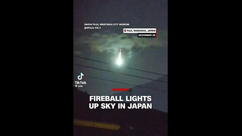 Meteor lights up sky over Japan's Mount Fuji