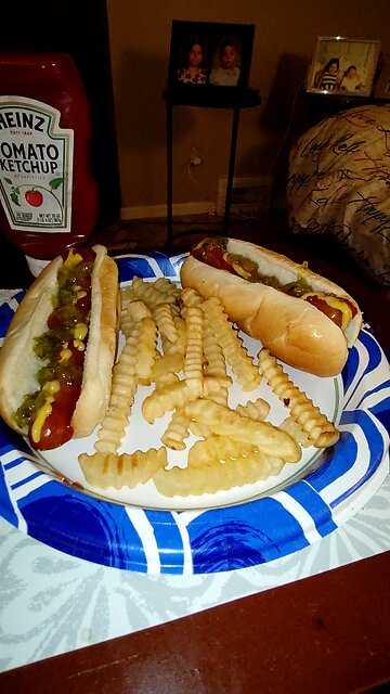 Eating Hebrew National Beef Franks, Dbn, MI, 1/5/26