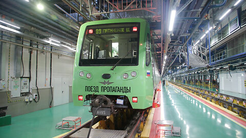 Así luce el tren de RT en el metro de Moscú