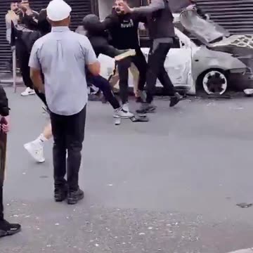 Muslims with knives and clubs beat British patriots, but for Keir Starmer real problem in ...