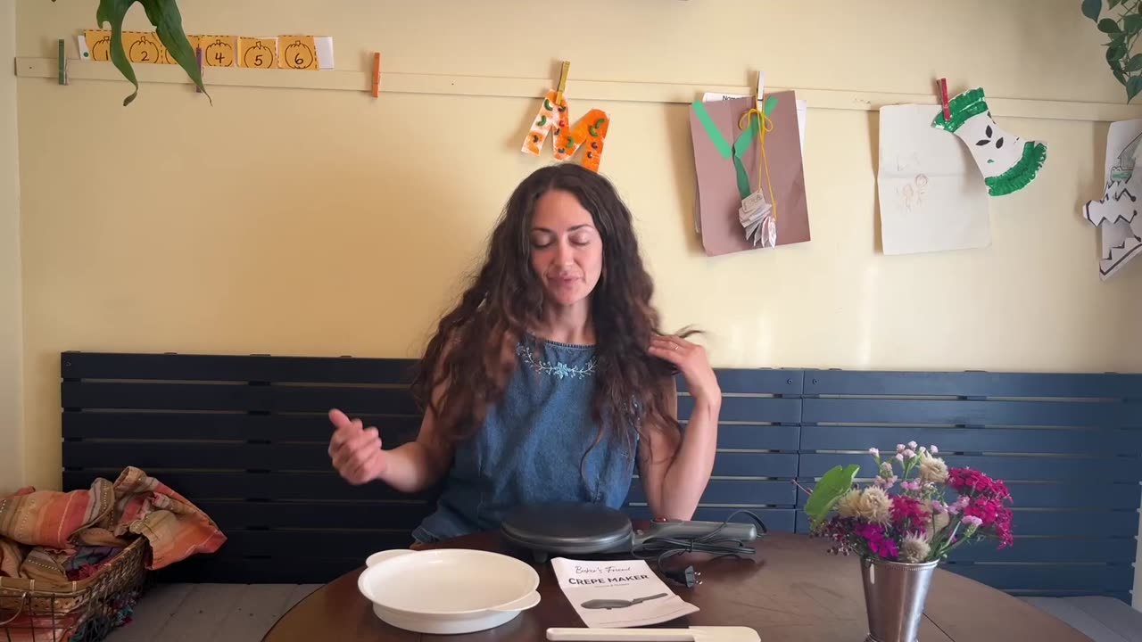 Electric Instant Crepe Maker, 8 Inch Portable Electric Crepe Maker Machine & Non-Stick Coating