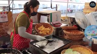 Still Packed Even in the Hot Summer?! The Legendary Market Pancake That Sells Out Fast