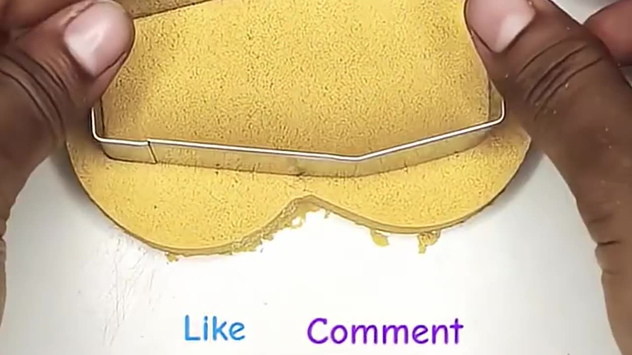 Oddly satisfying ✨ every slice feels like magic!