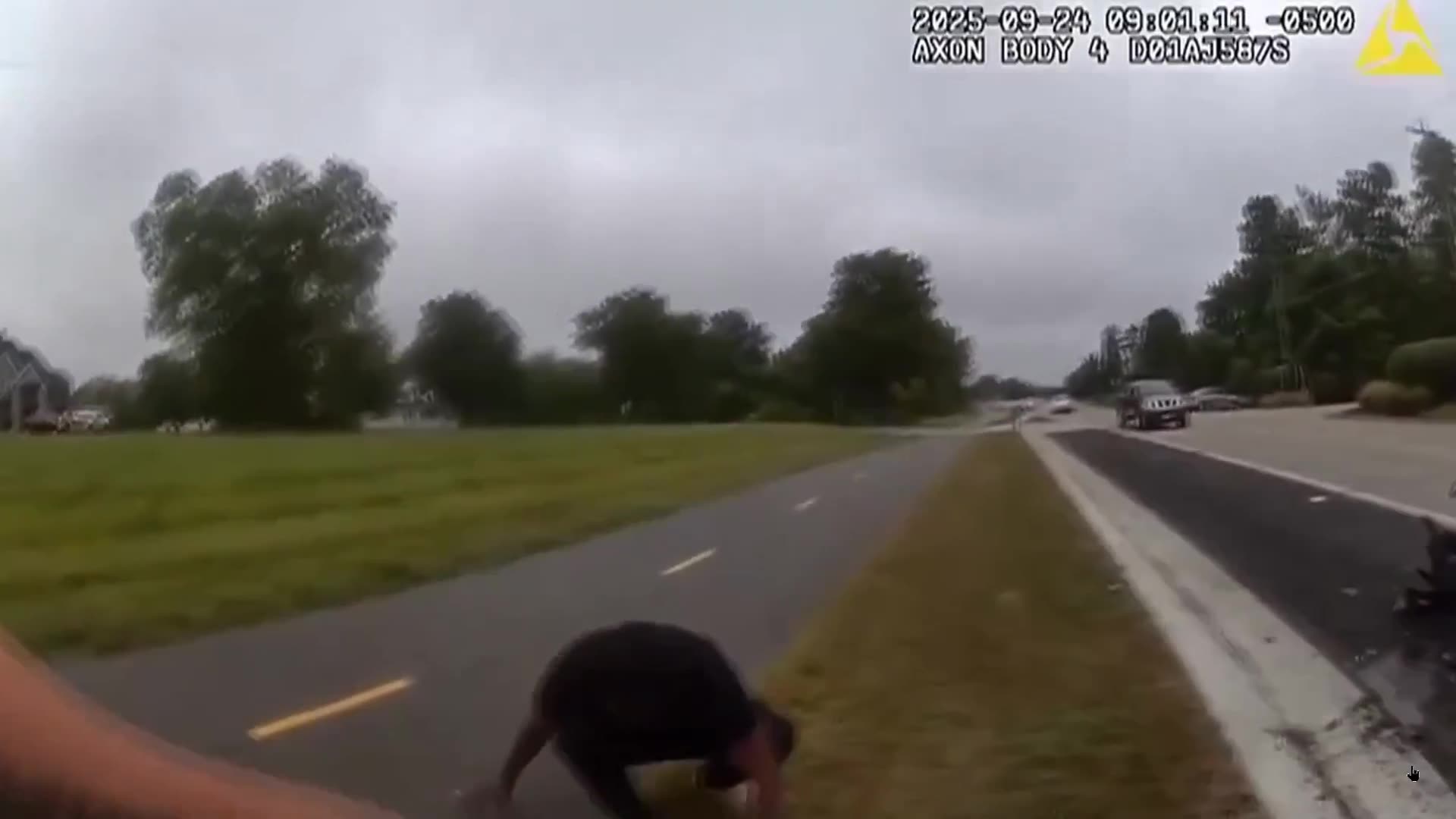 Dude rams a cop, then digs himself into a grave, how damn dumb is this low life?