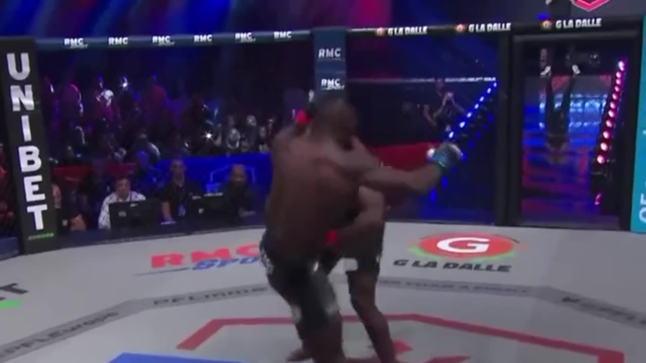 KO in 7 seconds 🤯