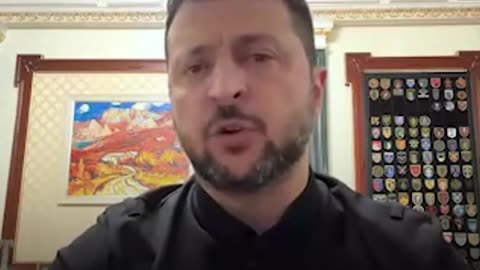Zelenski acusa a Rusia de "bombardear" su propia central nuclear en Zaporozhie