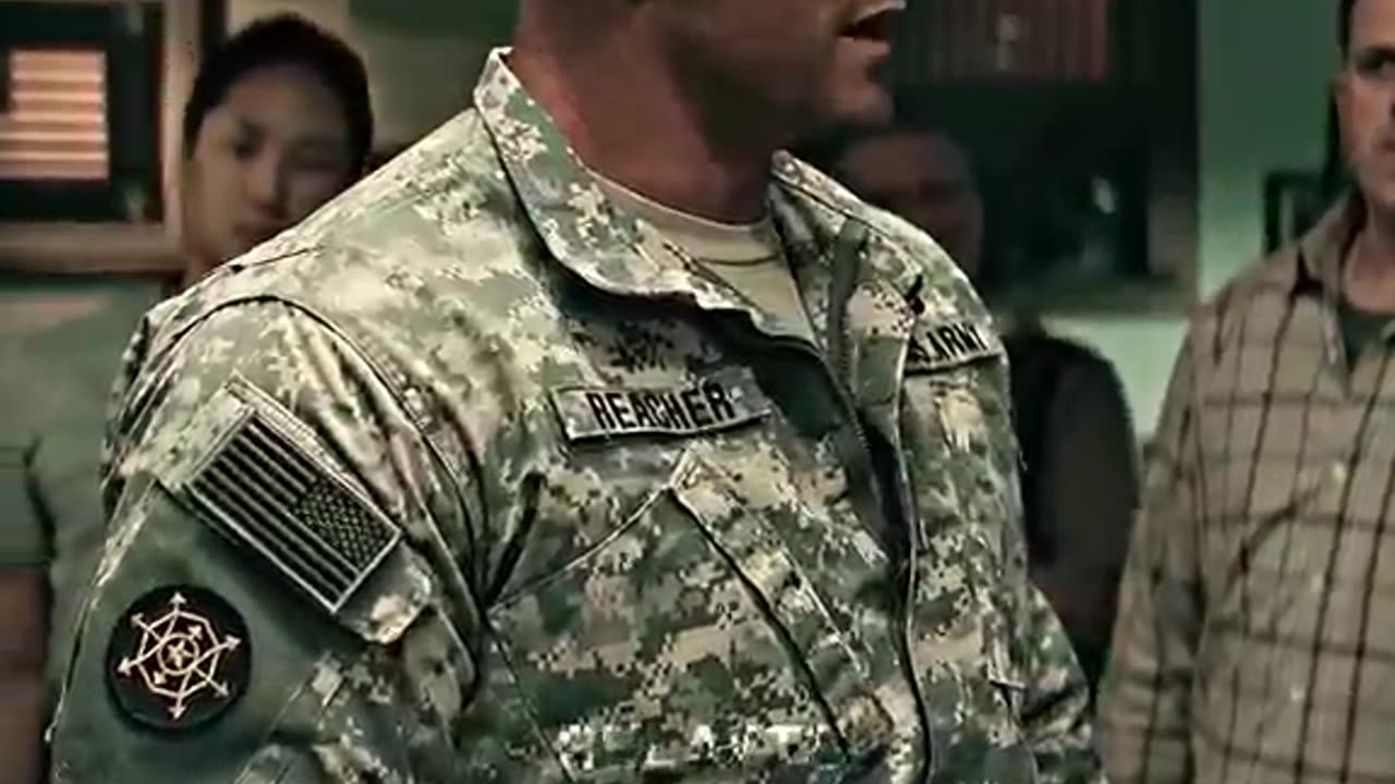 Reacher gets into a Bar Fight (Reacher Season 1)
