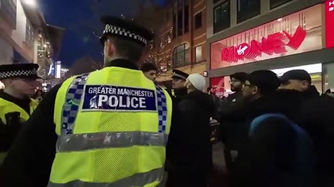 British police order a Christian preacher to leave because his words disturb Muslims