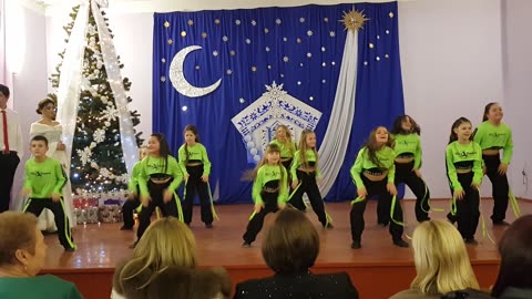 Vancicăuți 27 decembrie 2024 Grupul „Mix Dance” Concert Vine Anul Nou 21/27