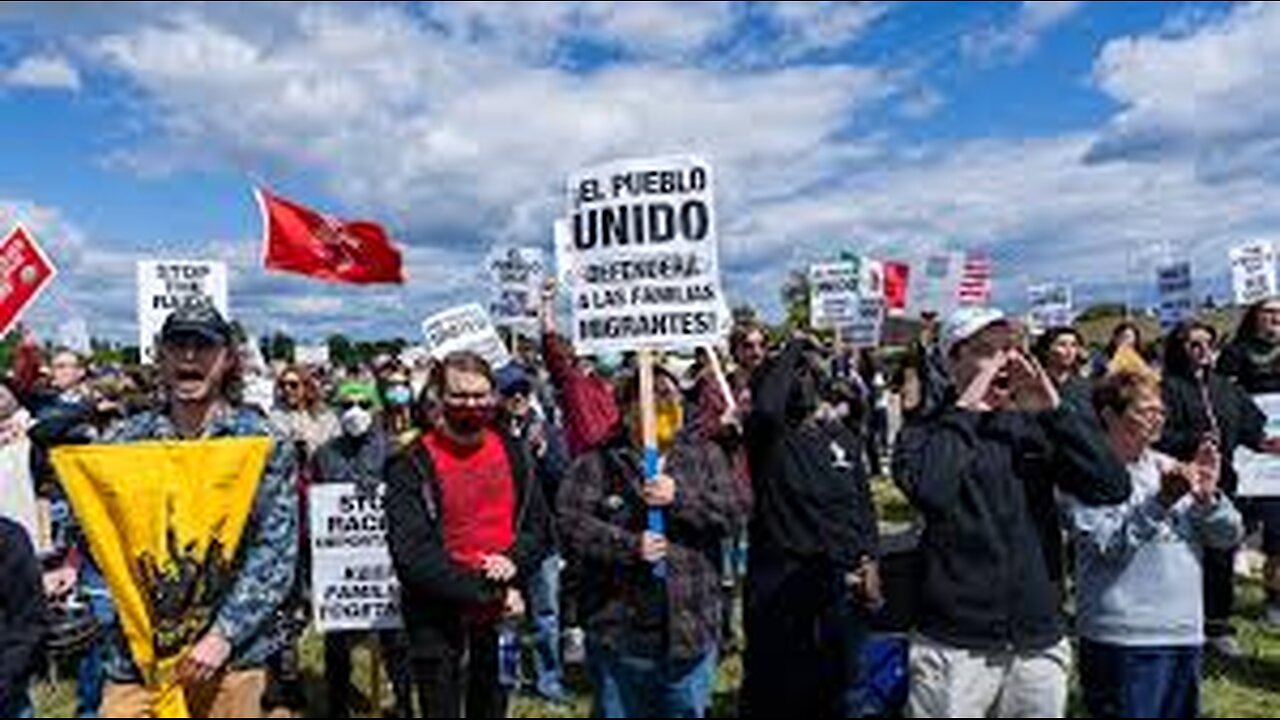 Dem Sen. Defends Anti-ICE Rhetoric Amid Rising Political Tensions as Chicago Protests Continue