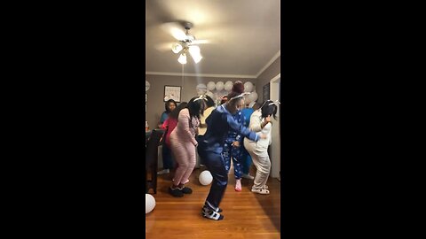 Jojo #scootchallenge something about the holy ghost 💃🏾💃🏾💃🏾💃🏾 #quartet