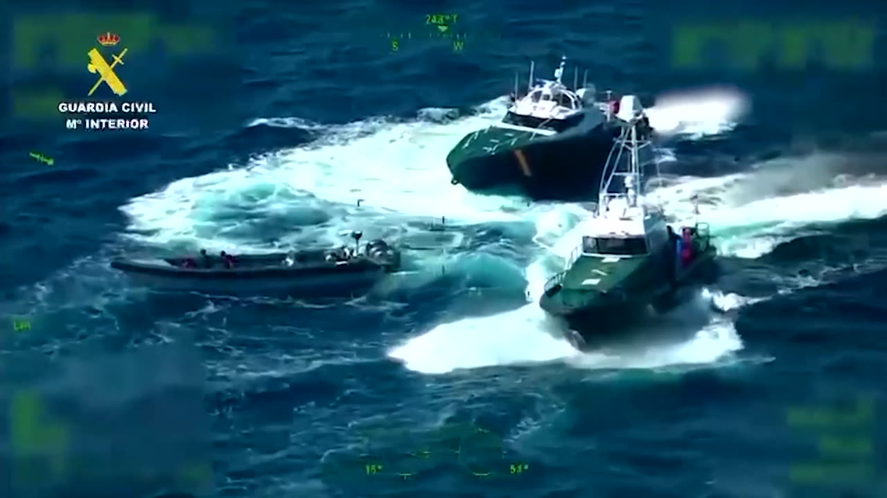 Spain seizes 1.7 tonnes of hashish after a high-speed sea chase