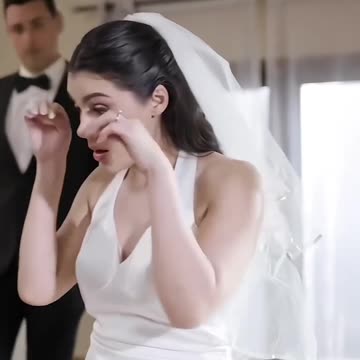 Crying 👰Bride
