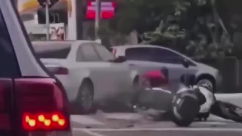 Thieves Get Wrecked