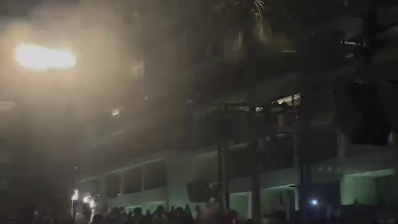 Carl Cox rocking the DUBAI crowd with HORATIO - DIVERTIR at Pacha ICONS.