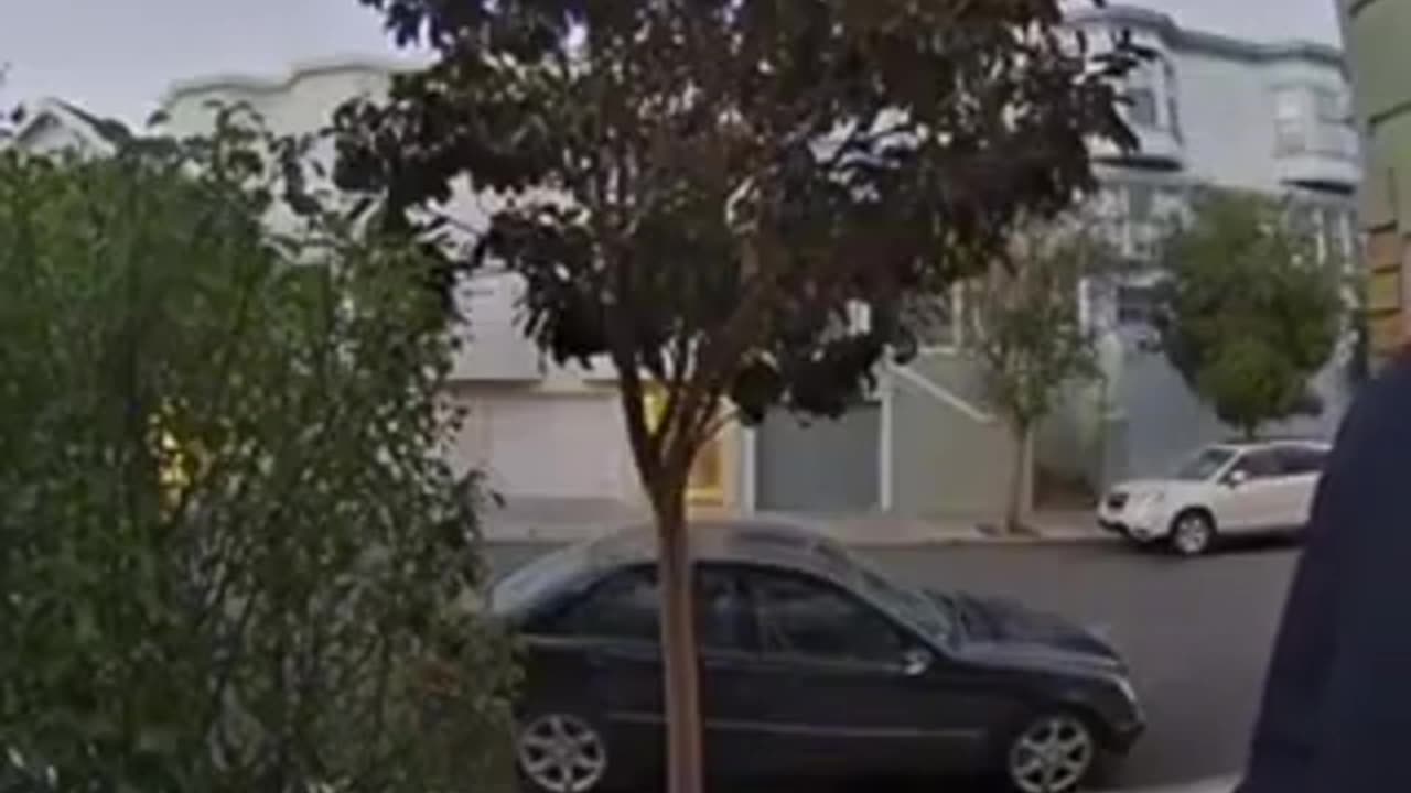 Robber posing as a delivery driver steals $11,000,000