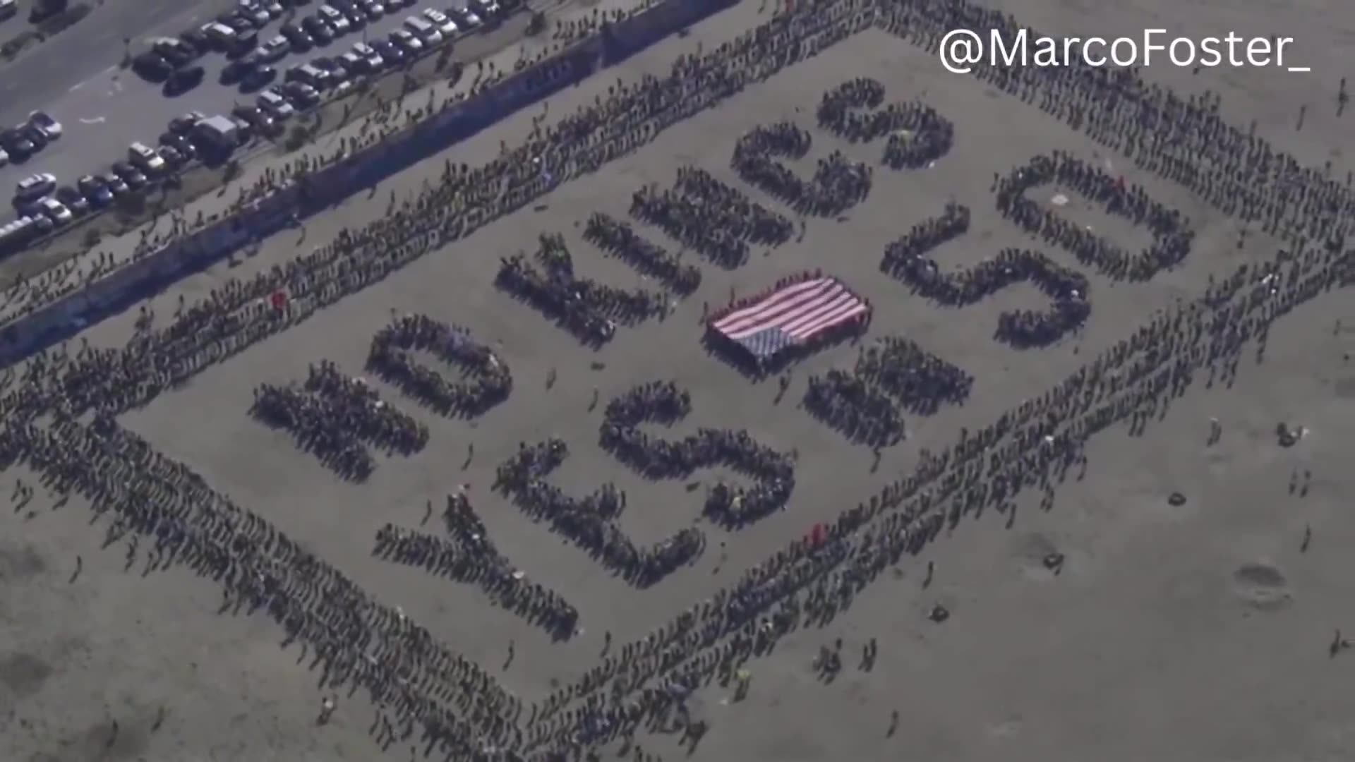 Protesters created a HUGE human sign on San Francisco’s No Kings