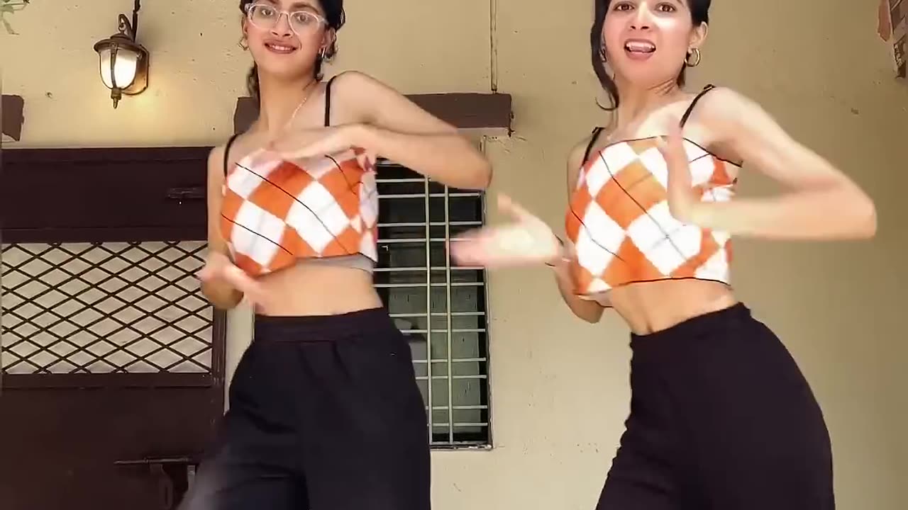 Baby doll..!🤍🔶#youtubeshorts #dance #trending #bollywood #song