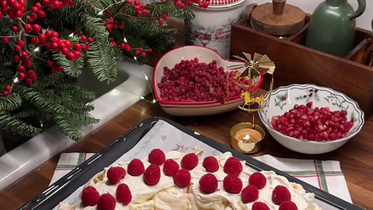 Pavlova Christmas Wreath Recipe🥮🥞🍰🧁