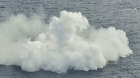 Final descent and splashdown of Starship on Flight 11, captured by the SpaceX recovery