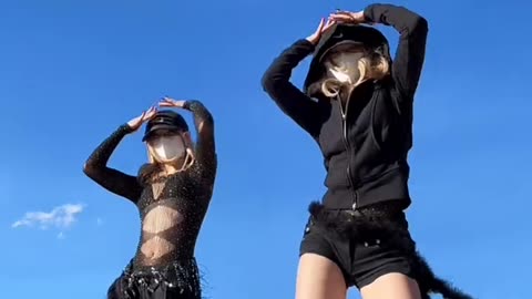 APT cover dance🥰 Bruno Mars and Rosie duo song