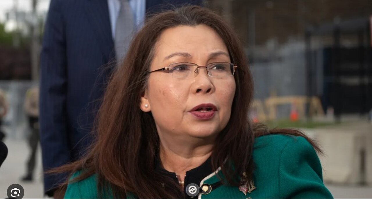 Duckworth Staffer Terminated Amid Claims of Aiding Repeat-Deported Alien While Posing as Attorney