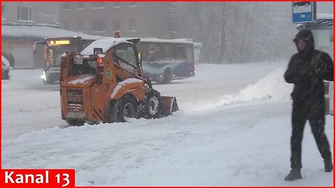 Heavy snow storm hits Murmansk in northwestern Russia