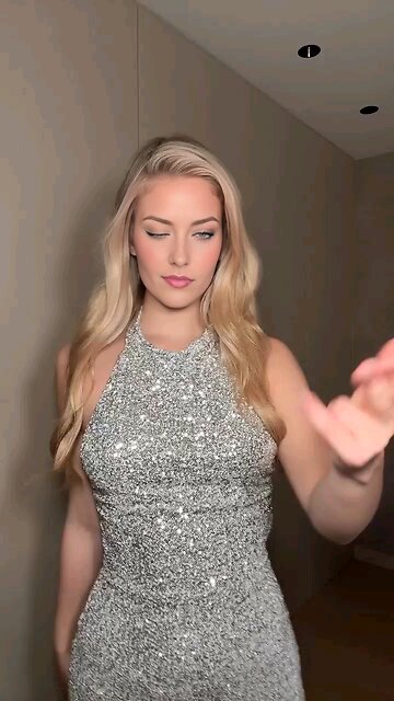 Me or PS5 under the Christmas tree?❤️ • • Follow for daily reels 😝 • • #trend #reel #explore