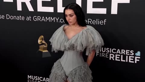 Castle hats and couture on the Grammy Awards' red carpet