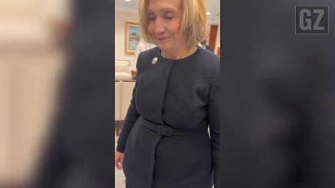 Aaron Mate confronts Hillary Clinton