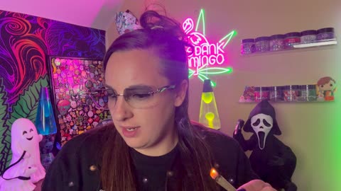Smoking Up Blue Dream Premium from Shop Hello Mary! Mrs Dank Flamingo Review!!