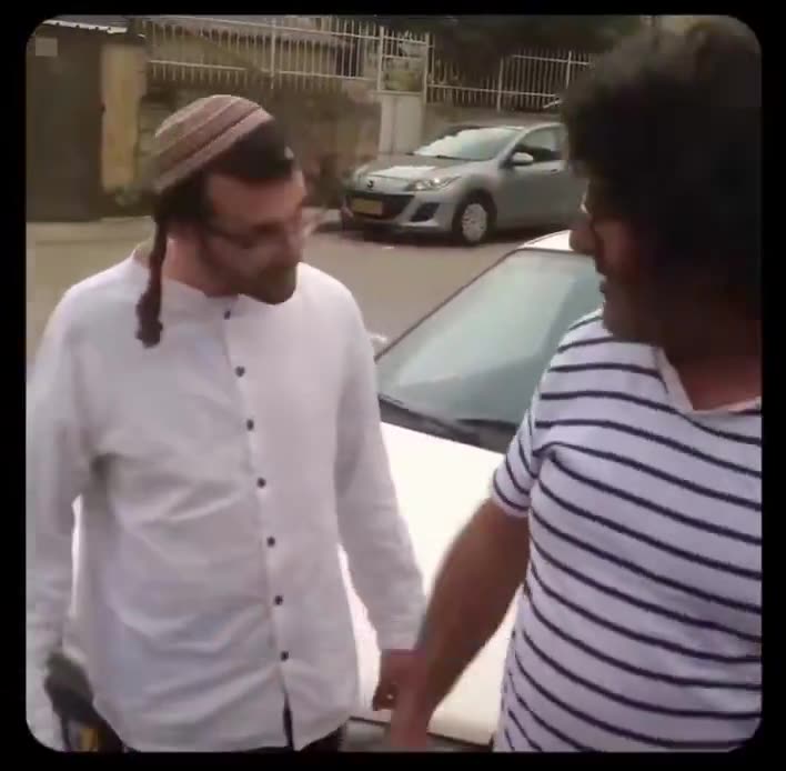 Israeli settler tries to steal a Palestinian home