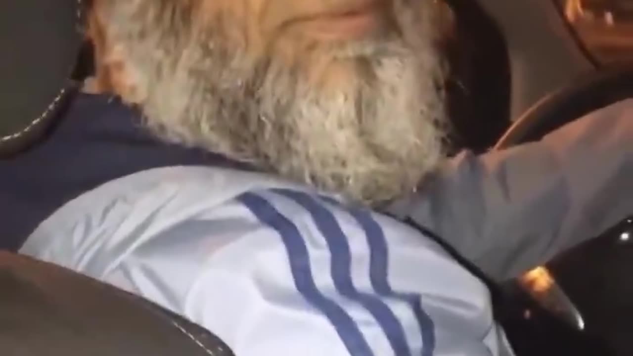 Toronto Uber driver tells passenger he would r8p them