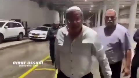 Israel's Minister of Security "Itamar Ben-Gvir" pulls his gun out on a Palestinian security guard over a parking spot…