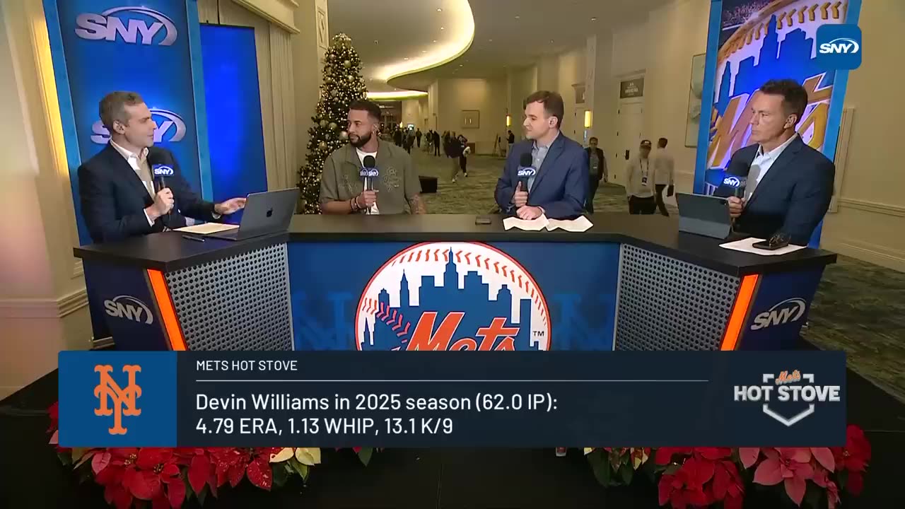 Devin Williams reacts to the departure of Edwin Diaz