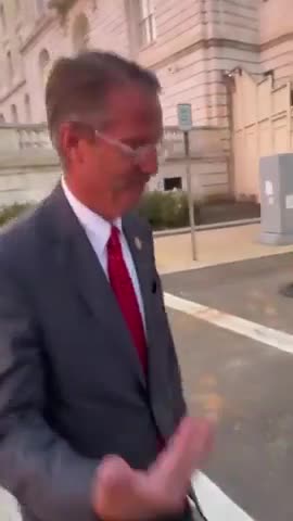 Rep. Tim Burchett says “entities” may be coming from 5-6 deep-water sites on Earth...