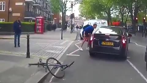 Who’s at fault here ?