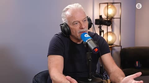 Wierd Duk - De Telegraaf - 'Middencoalitie gaat Nederland niet redden'