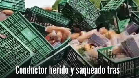 Conductor herido y saqueado tras volcamiento de furgón en una vía de Barrancabermeja