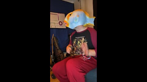 Walleye Fishman plays the spoons