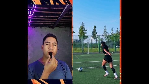 mujer patea la pelota