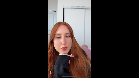 Stunning Redhead 🖤💖💜