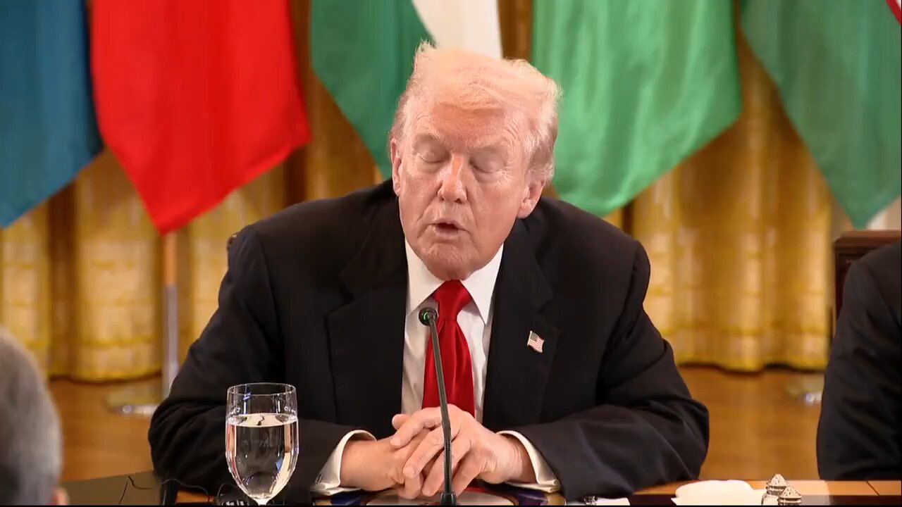 PEACE PRESIDENT TALKS DENUCLEARIZATION