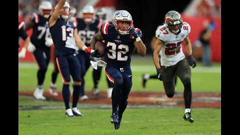 Patriots STUN Buccaneers! TreVeyon Henderson Goes OFF 🔥