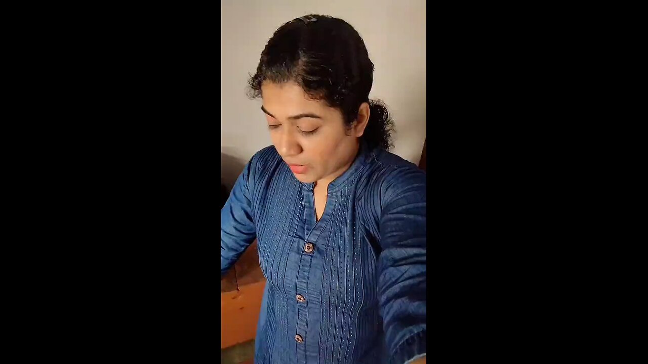 എന്നാൽ ശരിയെടി കുഞ്ഞുകരയുന്നു... 😇😇പിന്നെ വിളിക്കാമെ... 🤩🤩