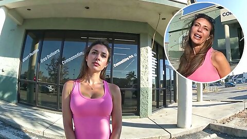 Mom Abandons Her Kid In The Car To Go Drink At The Bar