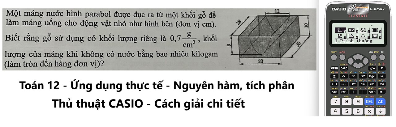 Một máng nước hình parabol được đục ra từ một khối gỗ để làm máng uống cho động