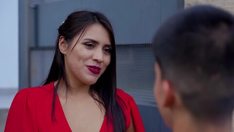 Caminaba sola en la calle sin imaginar que su vida cambiaría ⭐